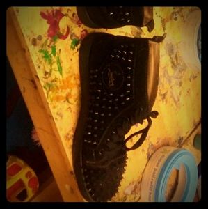 Christian louboutin bottoms